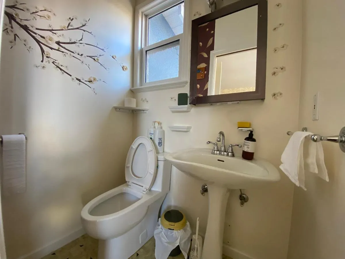 Pensión Cozy Dunbar 3 Beds Home W/ Views Vancouver Canadá