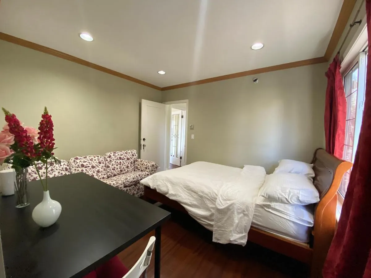 Cozy Dunbar 3 Beds Home W/ Views Vancouver 0*,  Canada